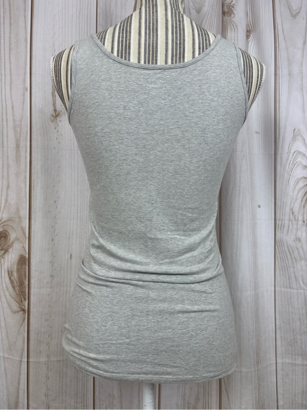 Duluth Trading Co Tank Top Lightweight Flattering Fit Sleeveless Gray Size Small - Picture 3 of 9